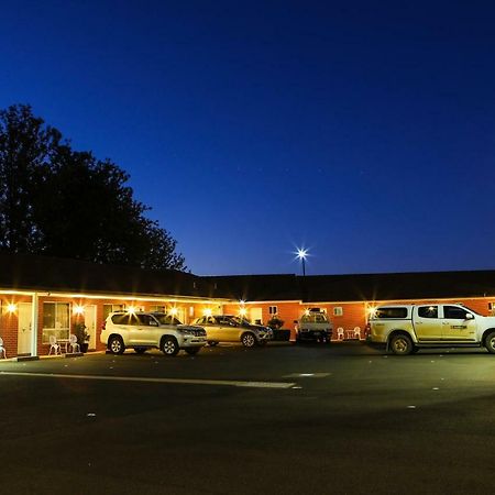 Akuna Motor Inn And Apartments Dubbo Buitenkant foto